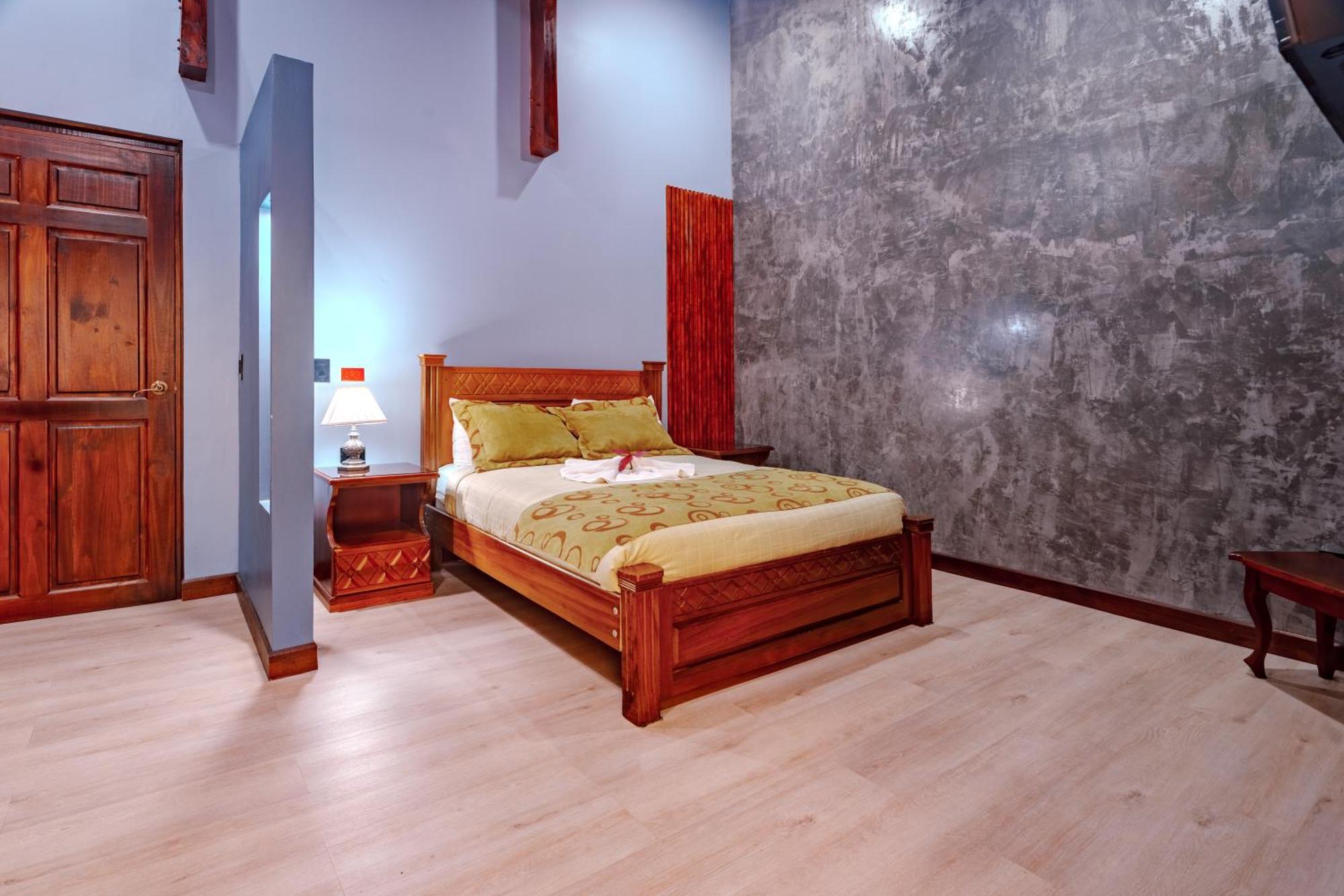 Hotel Villa Florencia Turrialba Habitación foto